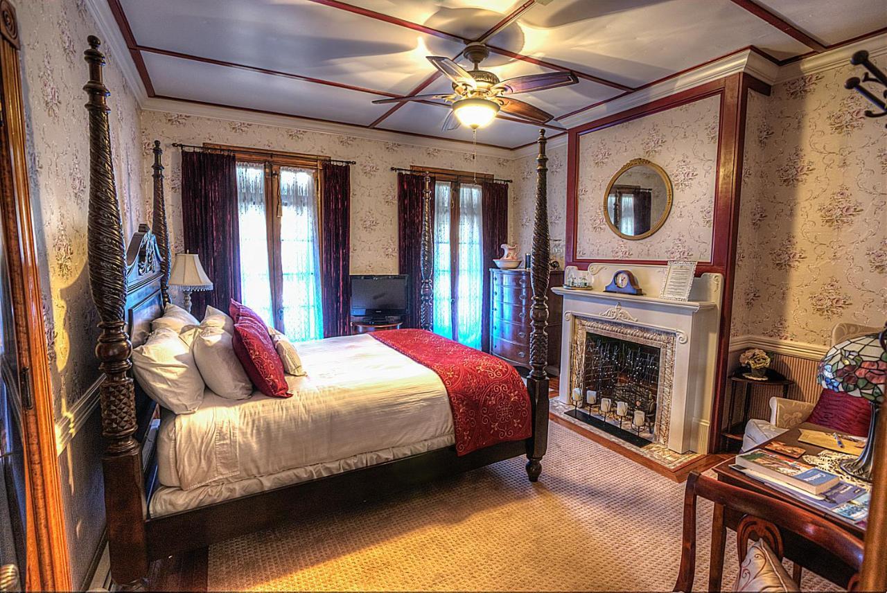 The Wallingford Victorian Inn Exterior photo