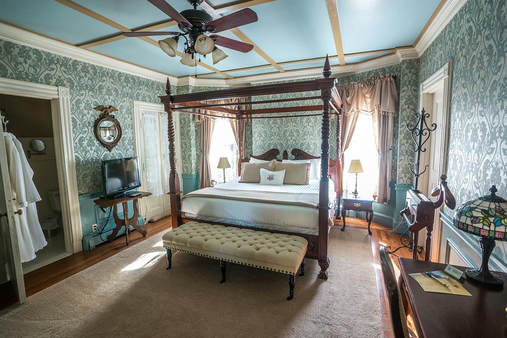 The Wallingford Victorian Inn Exterior photo